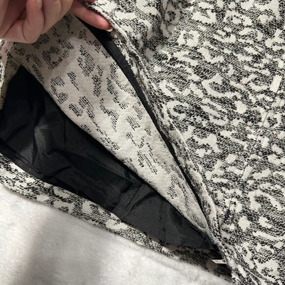 Eliza J Zip Front Leopard Knit Jacquard Fit & Flare Dress With Pockets Size: 4 - Picture 7 of 11